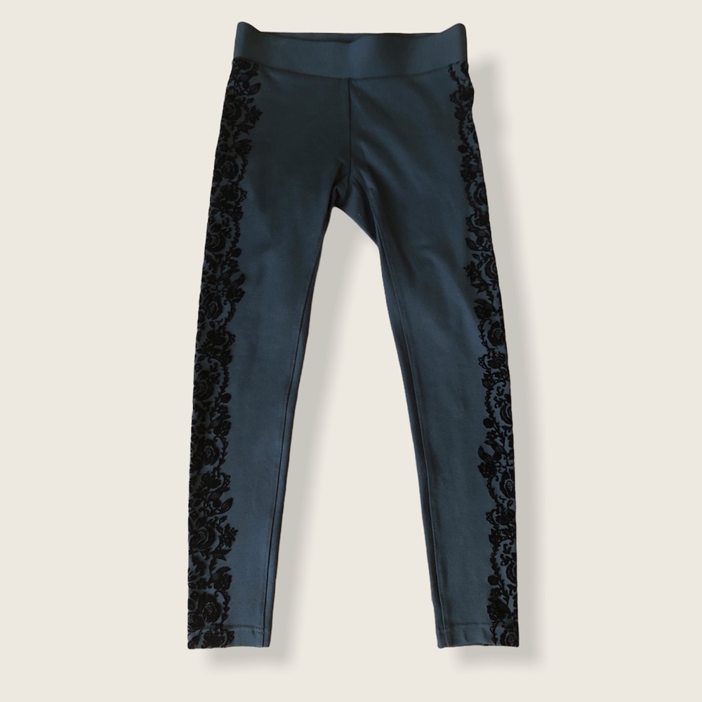 Black leggings with floral velvet design
